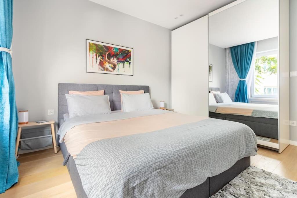 European Heart 2-Bedroom Flat. Bruksela Zewnętrze zdjęcie