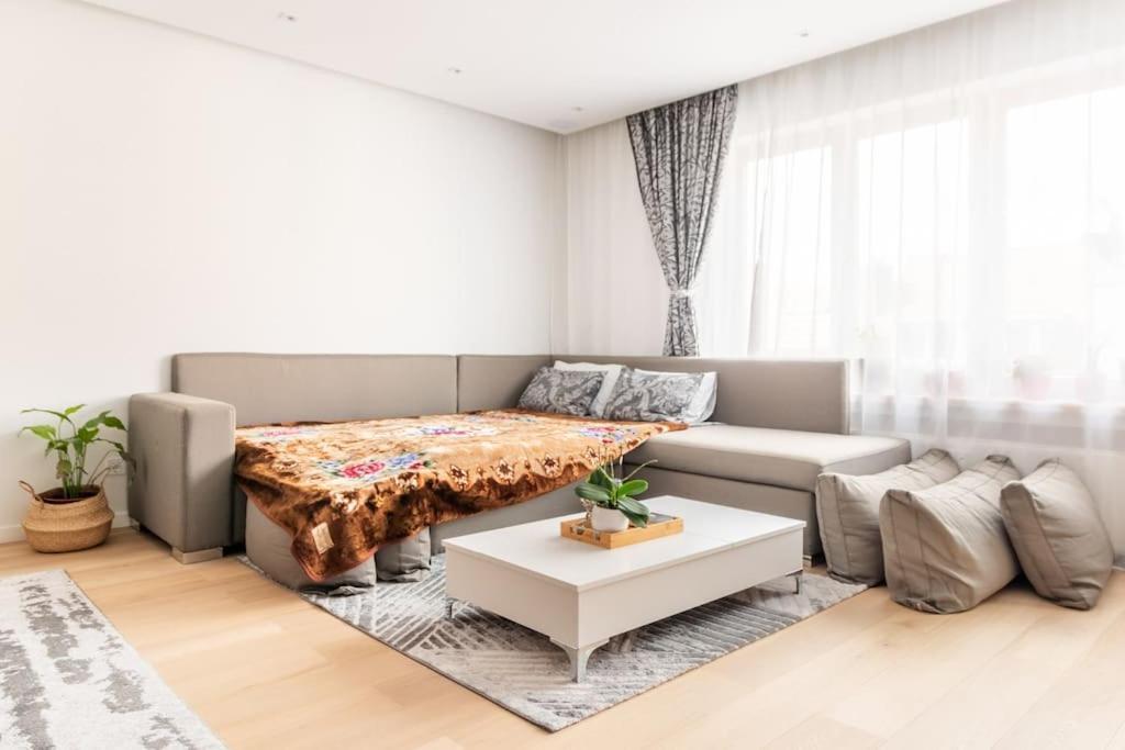European Heart 2-Bedroom Flat. Bruksela Zewnętrze zdjęcie