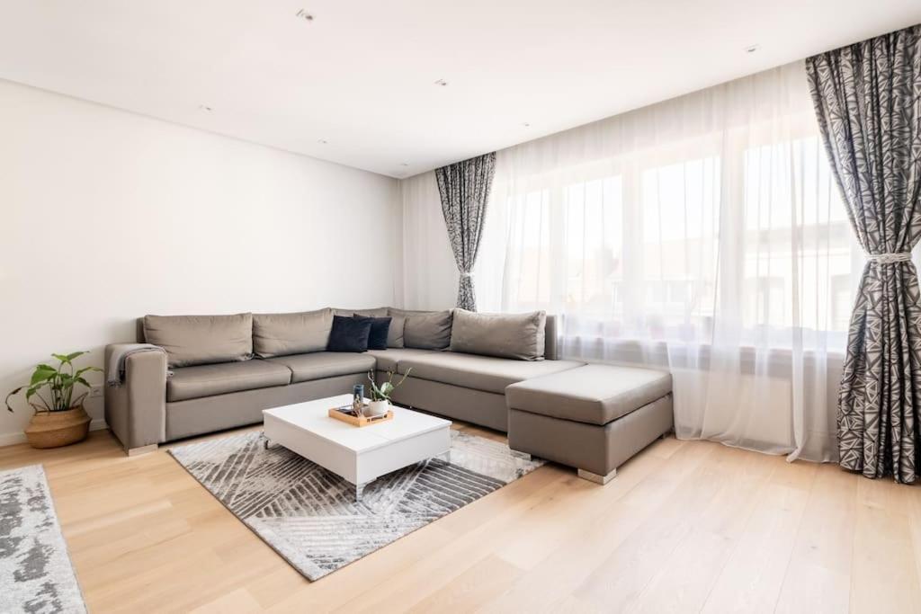 European Heart 2-Bedroom Flat. Bruksela Zewnętrze zdjęcie
